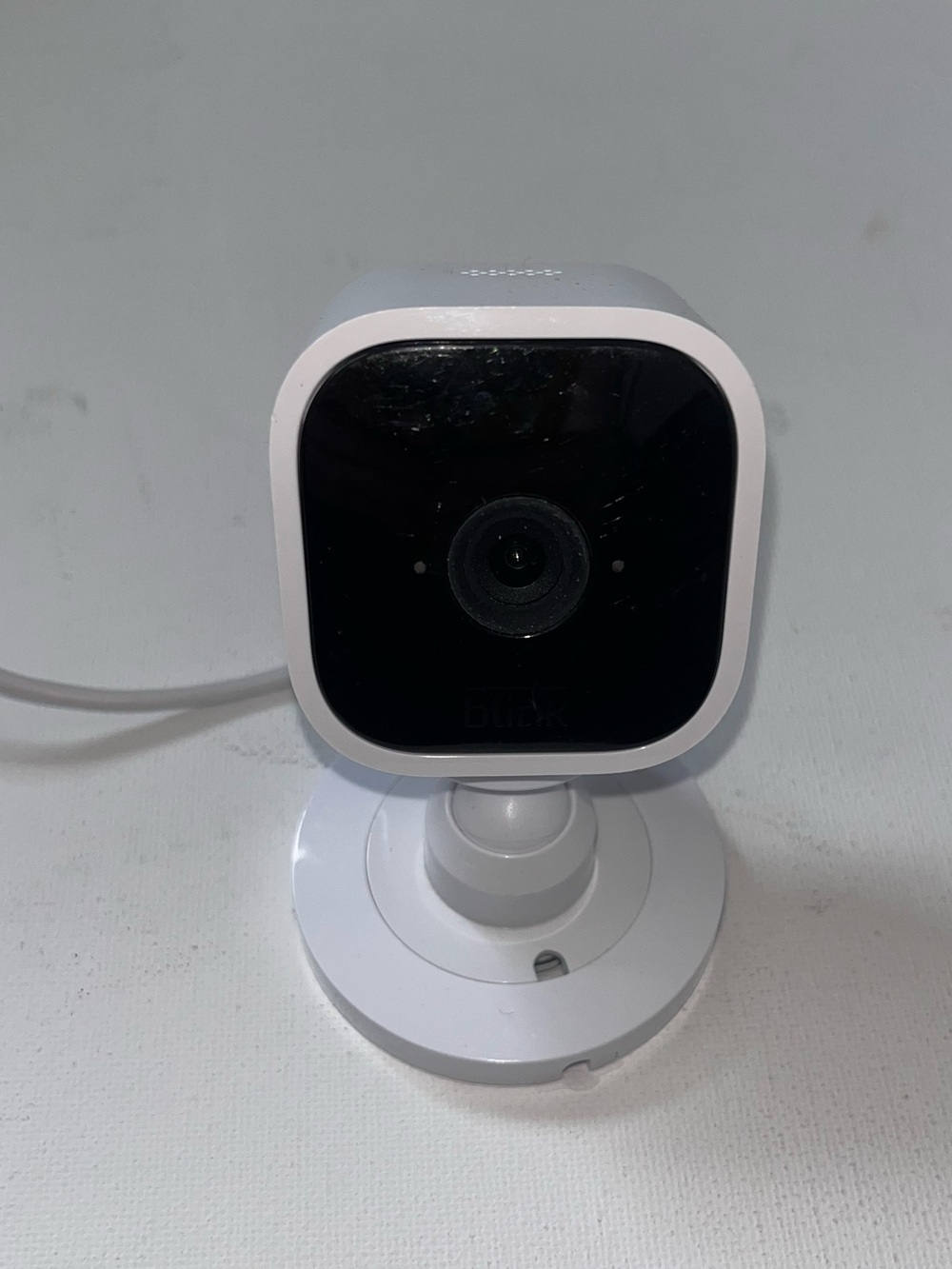 Blink White Indoor Security Camera - Compact Wi‑Fi Camera